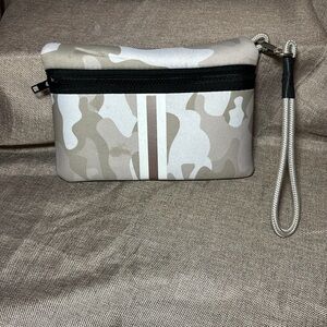 Neoprene Greyson Sahara  Zipper Wristlet
